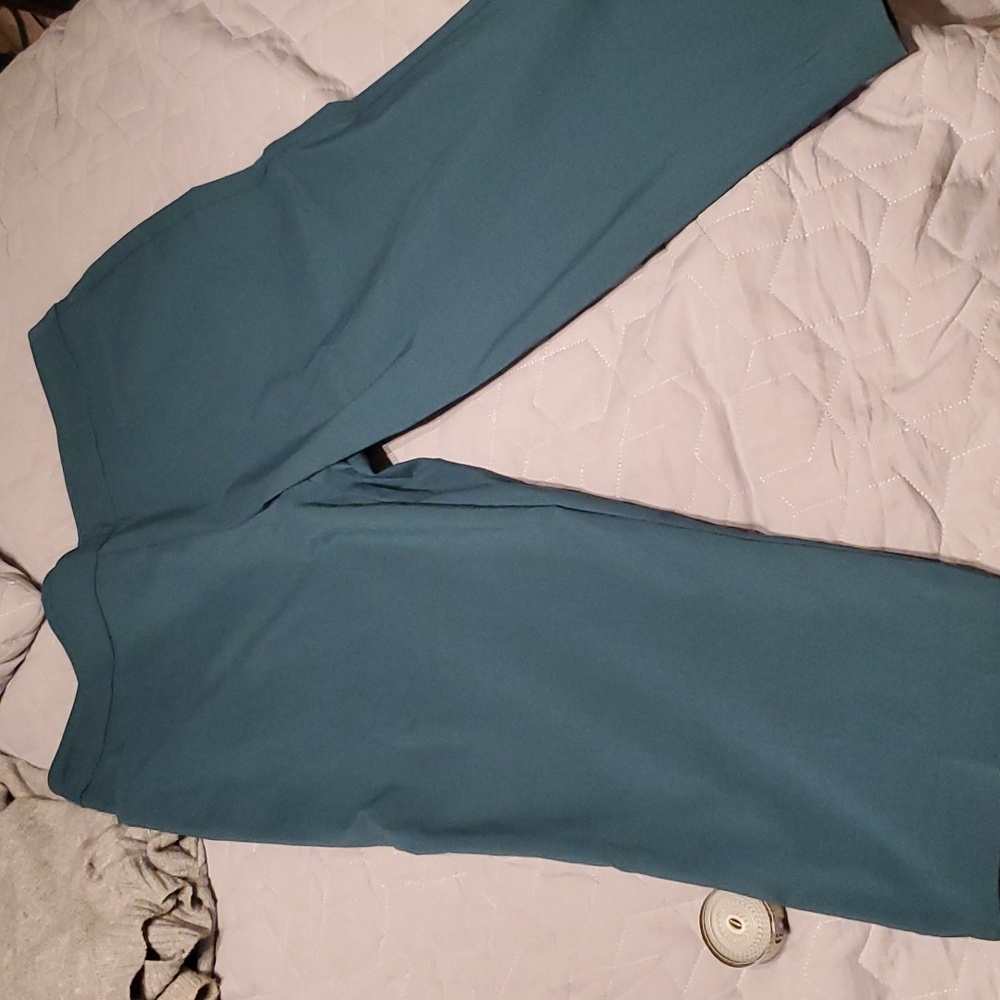 Women's teal cropped pants